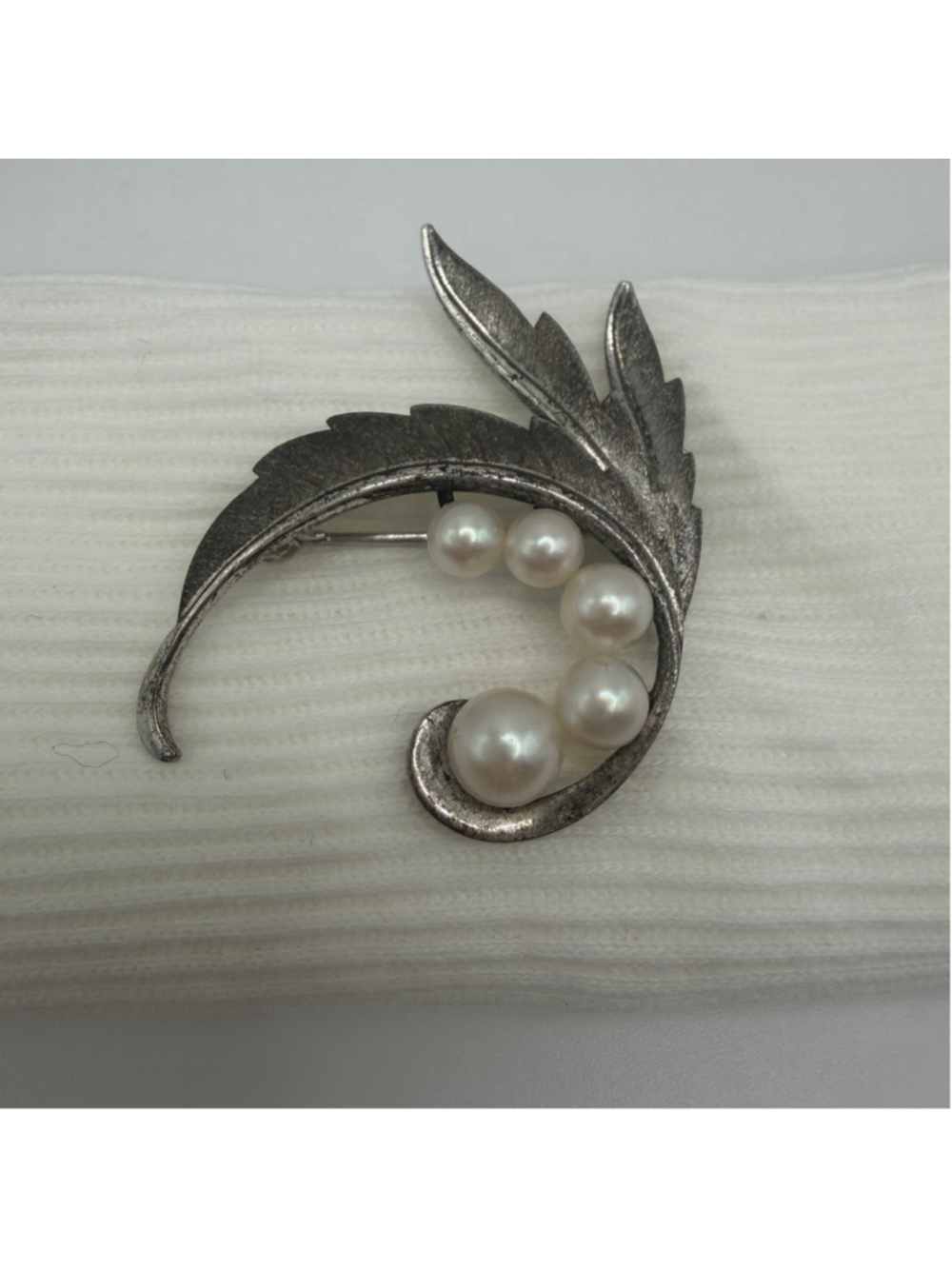 Vtg MIKIMOTO PEARL PIN 925Sterling Silver Leaf Form Five Cultured Pearls Brooch